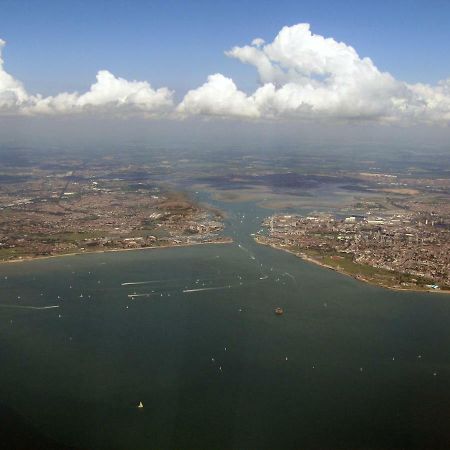 City Centre Apartment Portsmouth Eksteriør billede